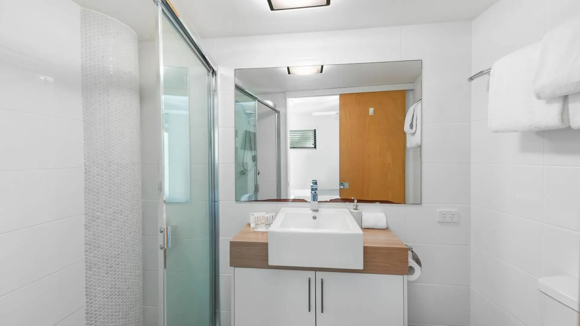 1Br With Private Balcony At Beach Club Resort Mooloolaba Australia
